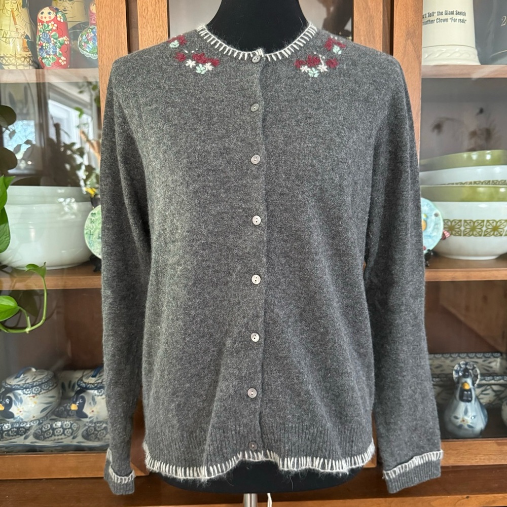 Vintage 90’s Chelsea Cambell Cottagecore Wool & Angora Floral Cardigan Sweater